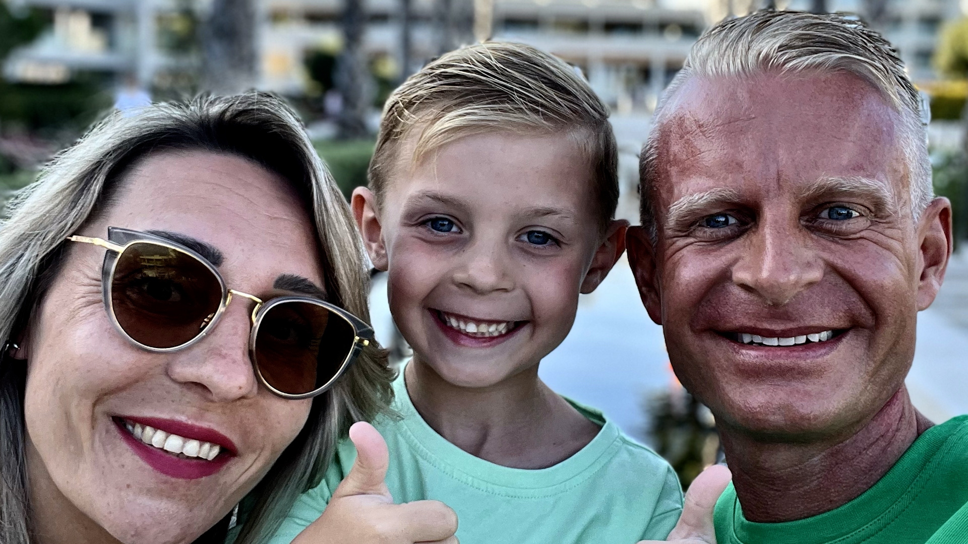 Stefan Smulders with his family